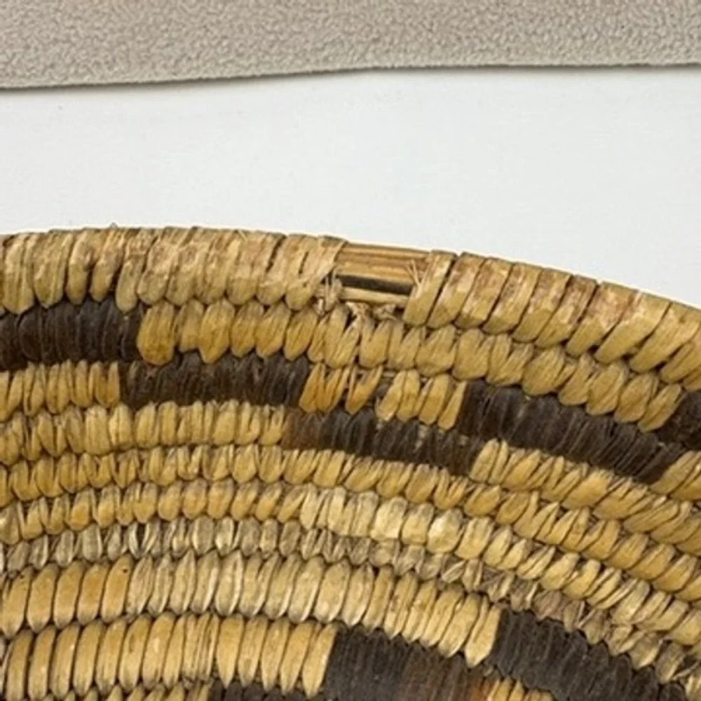 SW Papago Coiled‎ Yucca Basket Tray 1960s Native American Geometric 14 in